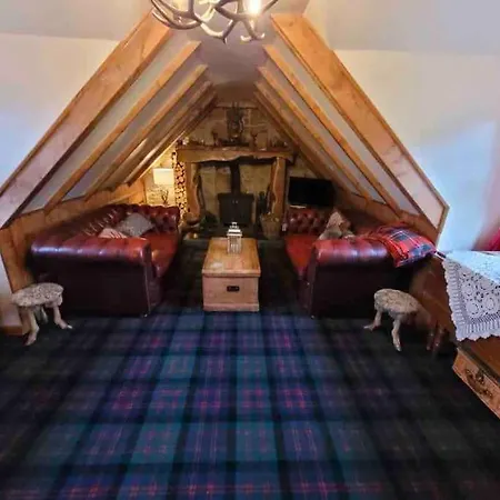Baidland Escapes 2 Bedroom Cottage With Hot Tub Dalry  Exterior photo
