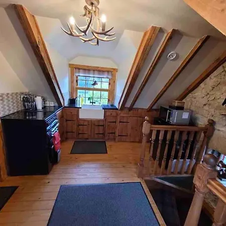Baidland Escapes 2 Bedroom Cottage With Hot Tub Dalry  Exterior photo