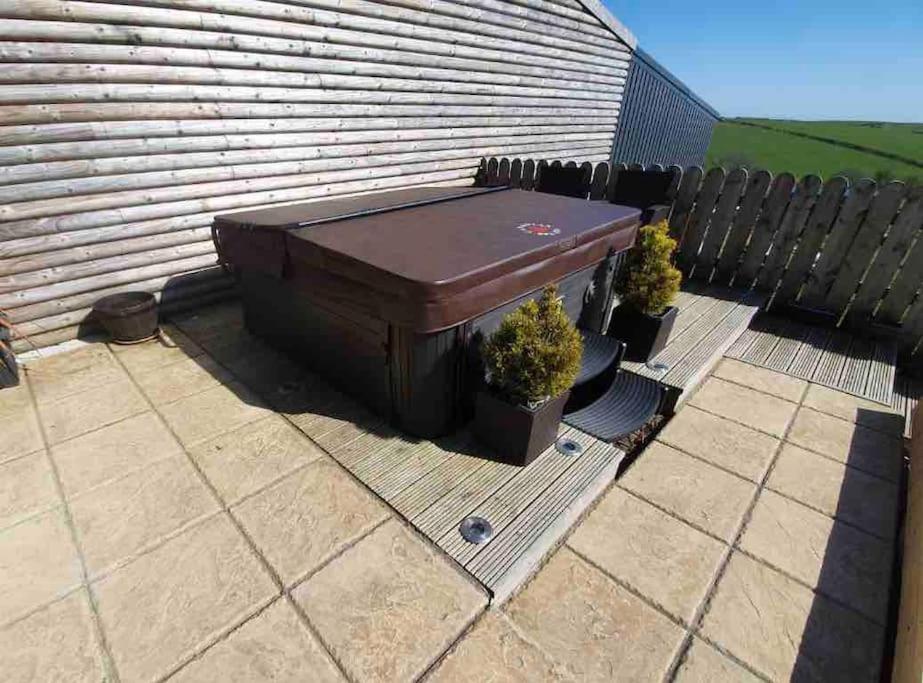 Baidland Escapes 2 Bedroom With Hot Tub Holiday home *