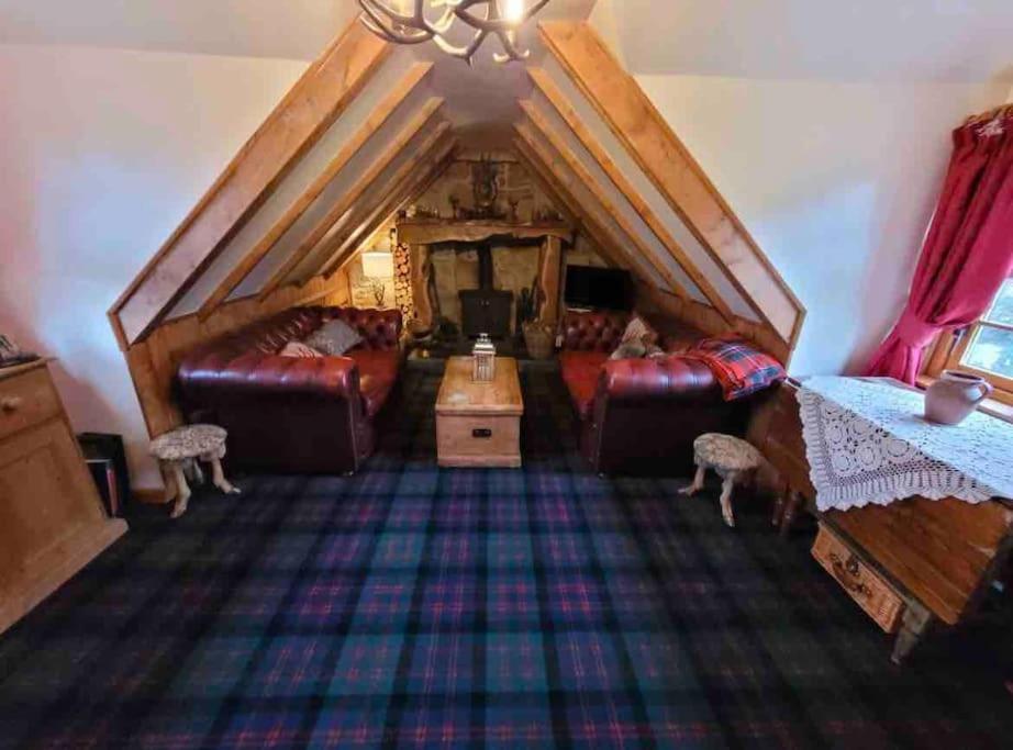 Baidland Escapes 2 Bedroom With Hot Tub Dalry (North Ayrshire)